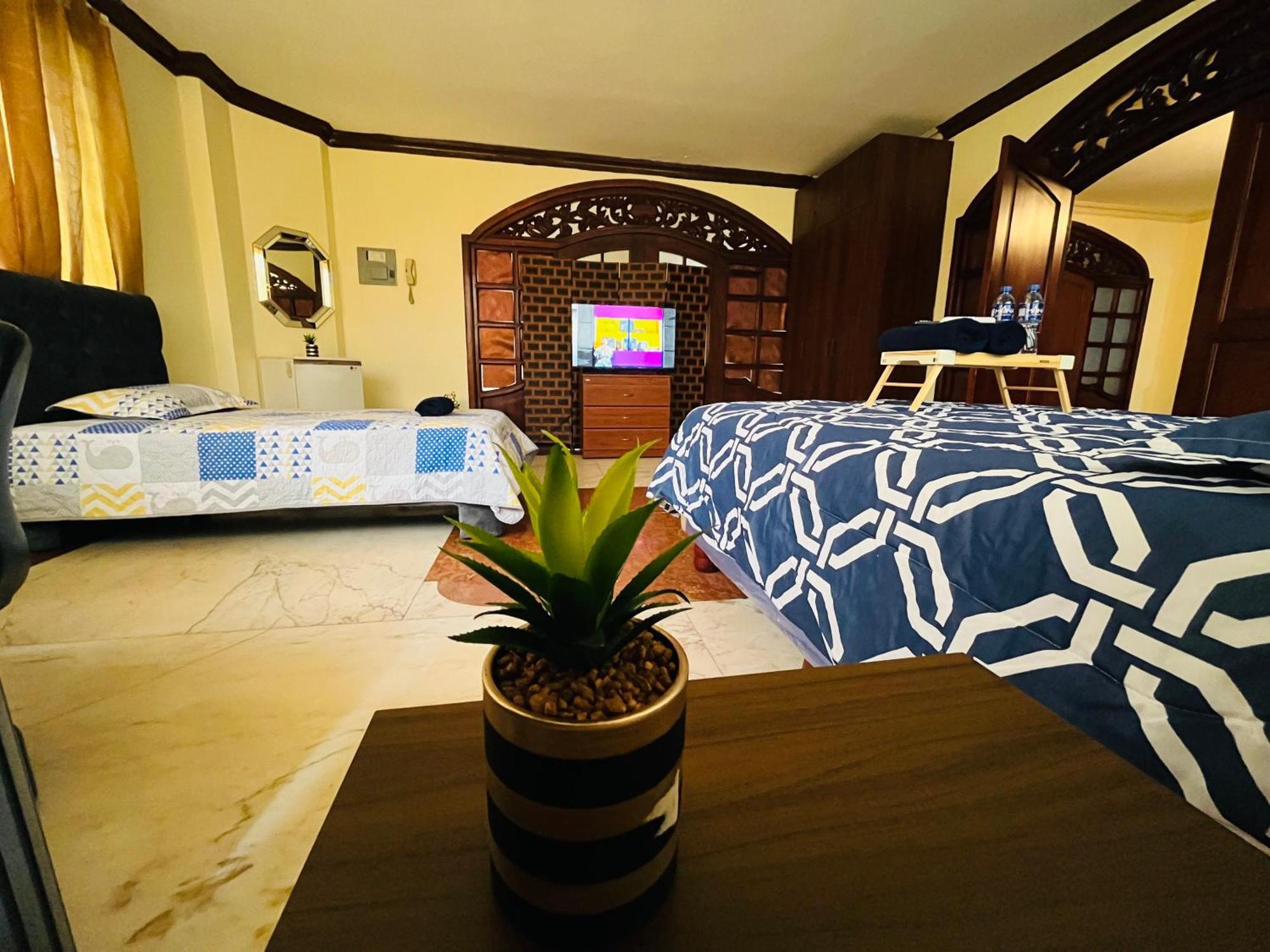 Mega Suite Junto Al San Marino Shopping Guayaquil Exterior foto