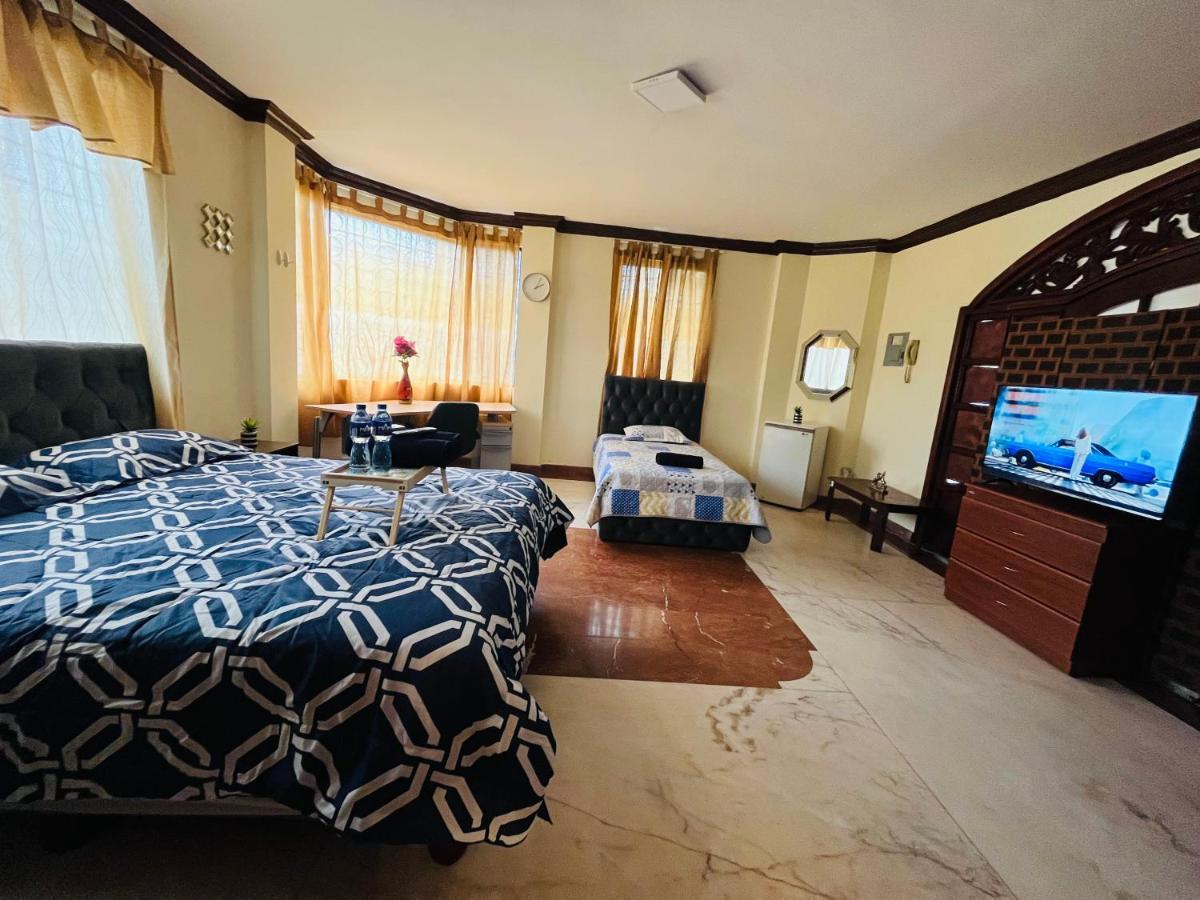 Mega Suite Junto Al San Marino Shopping Guayaquil Exterior foto